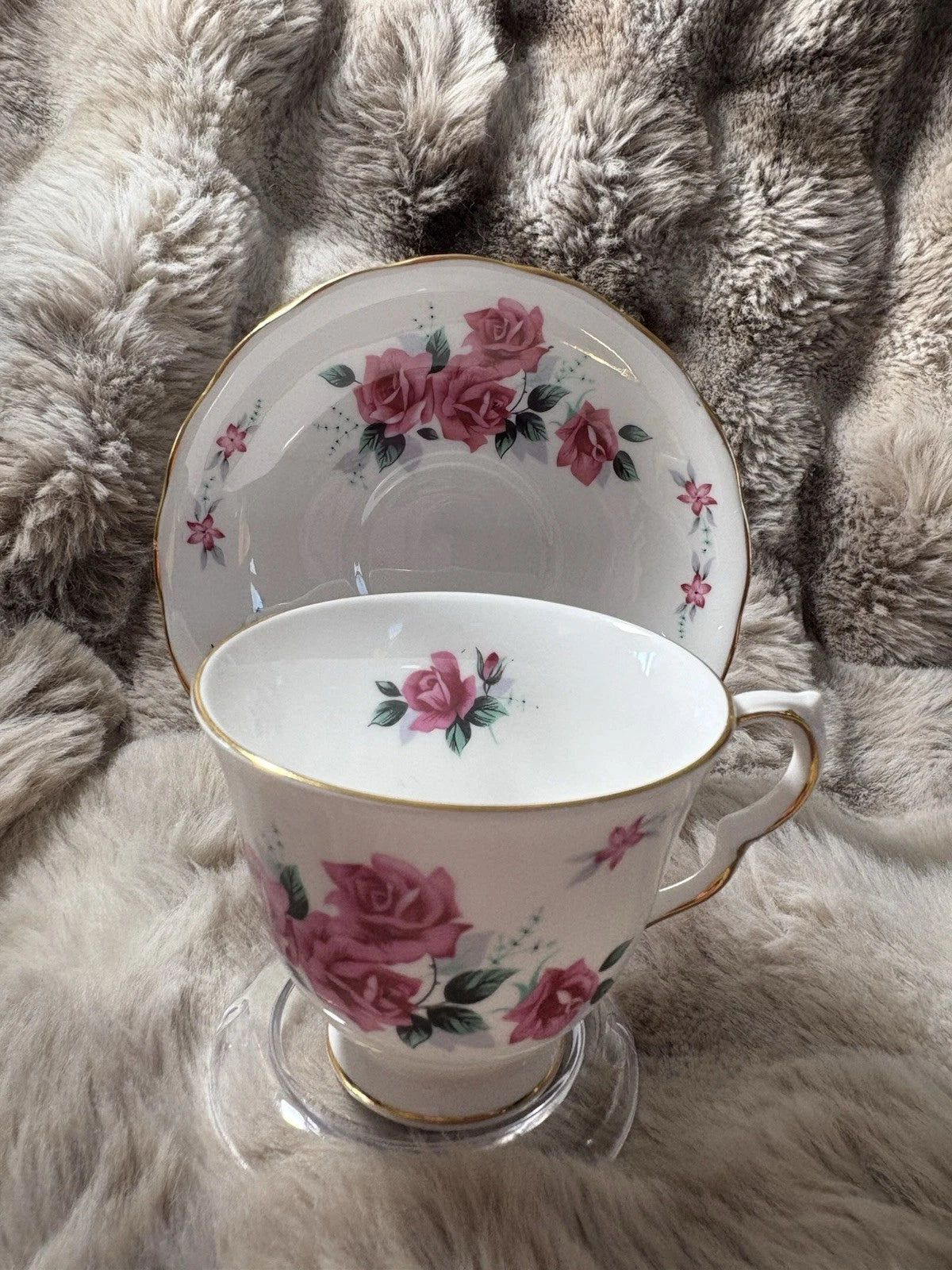 Queen Anne Bone China Tea Cup & Saucer - Crack In Saucer