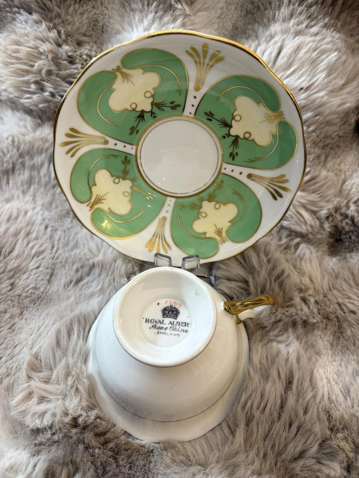 Royal Albert Green & Gold Teacup & Saucer Bone China England Vintage- Pings