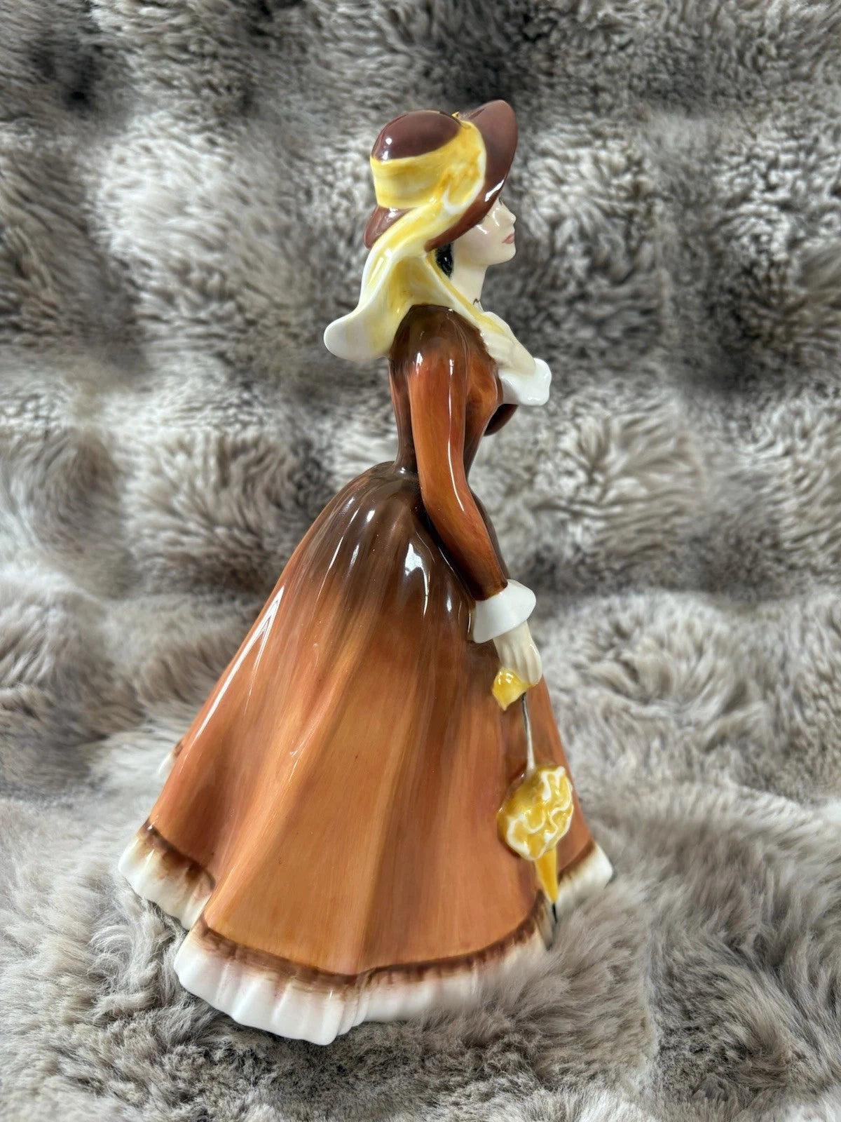 Royal Doulton Figurine – Julia HN 2705 – Fine Bone China