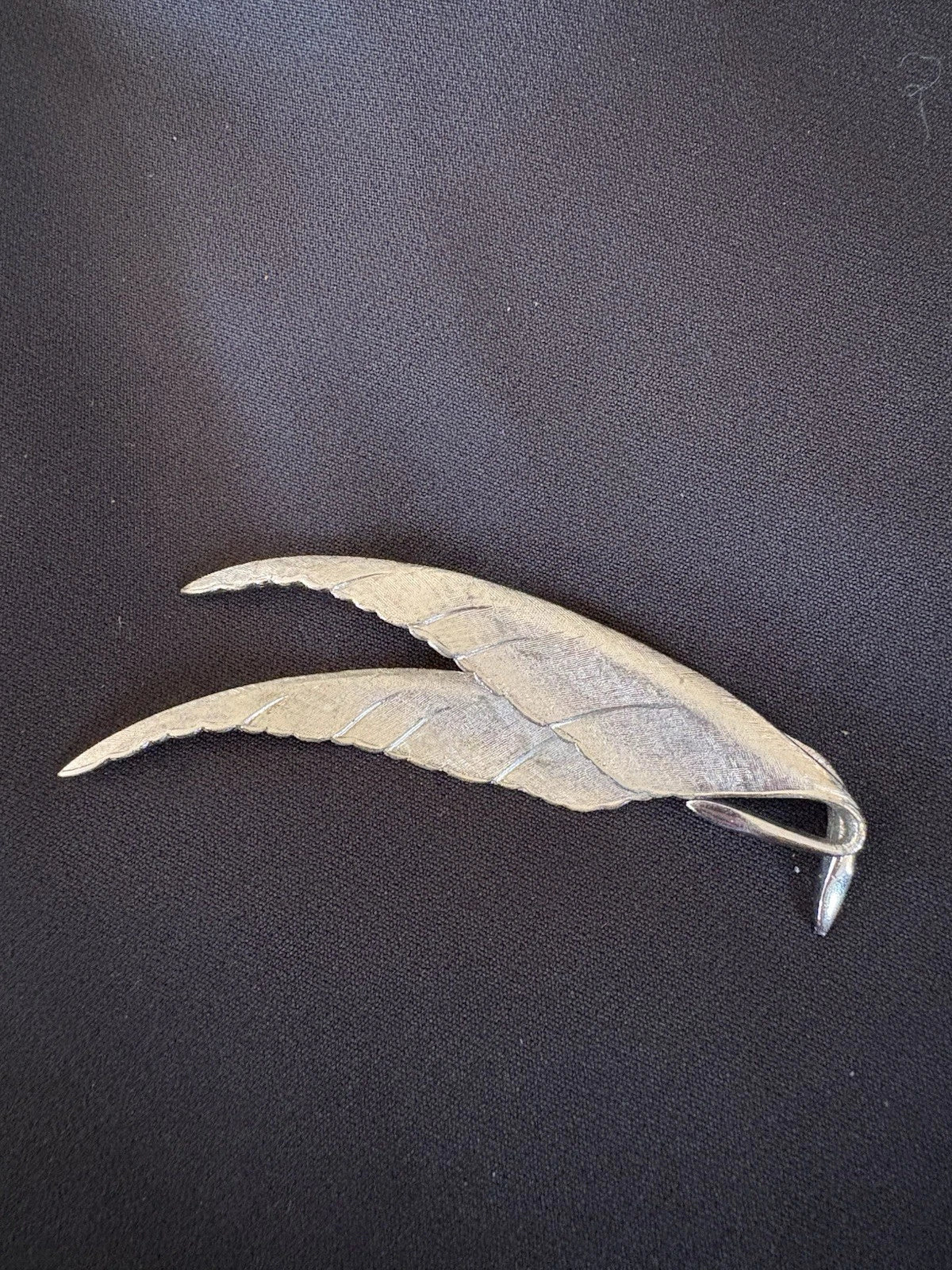 Vintage Silver Tone Double Feather Brooch Pin Brushed Metal Mid Century
