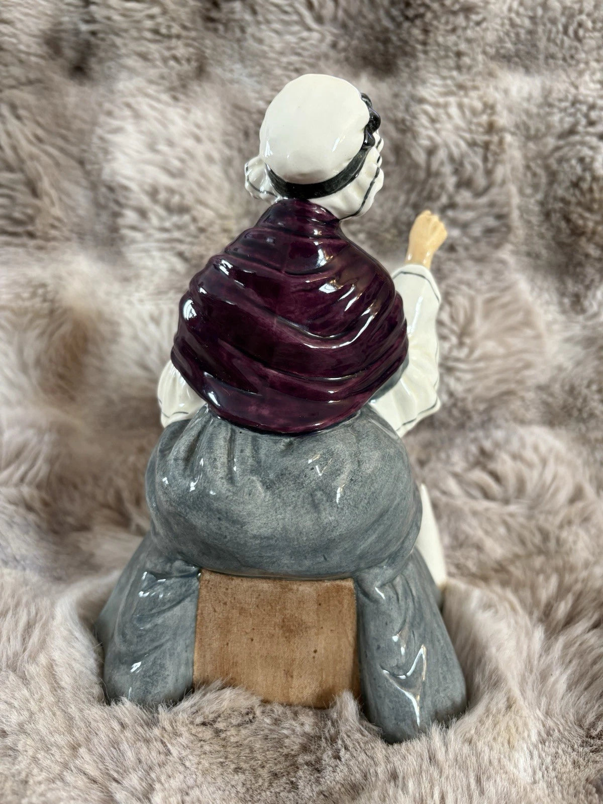Royal Doulton Figurine “Schoolmarm” – HN2223 – Bone China – England