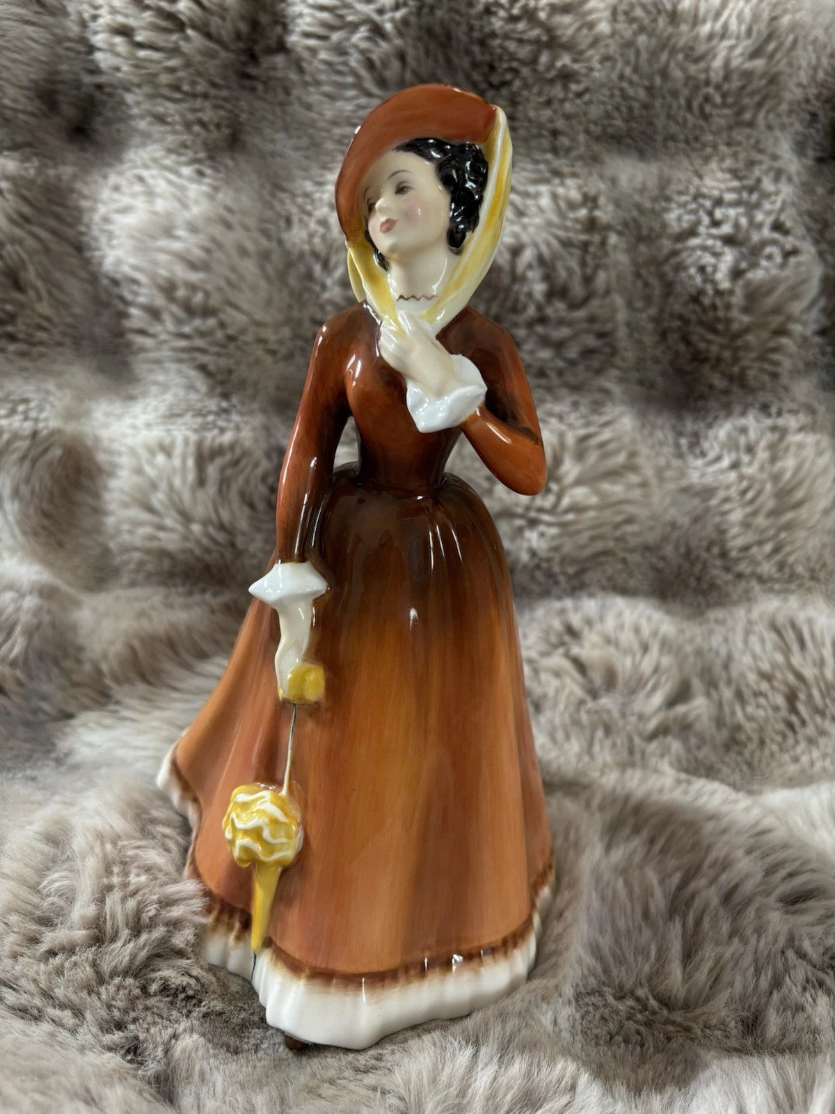 Royal Doulton Figurine – Julia HN 2705 – Fine Bone China