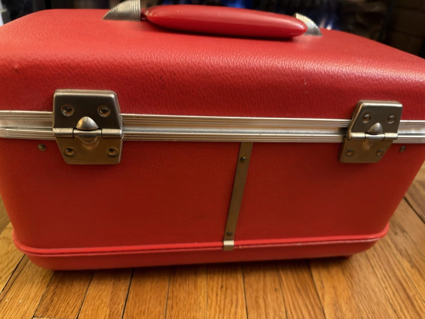 Vintage 1950s Red Carrying Case / Train Case – Reliable Luggage