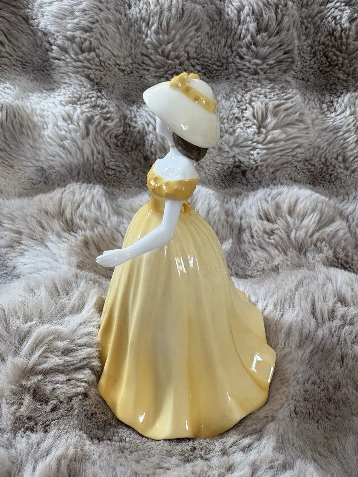 Coalport Debutante Figurine – Abbie – Fine Bone China