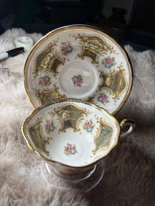 Paragon Tea Cup And Saucer - by appointment to her majesty the queen- Pings 🛎️