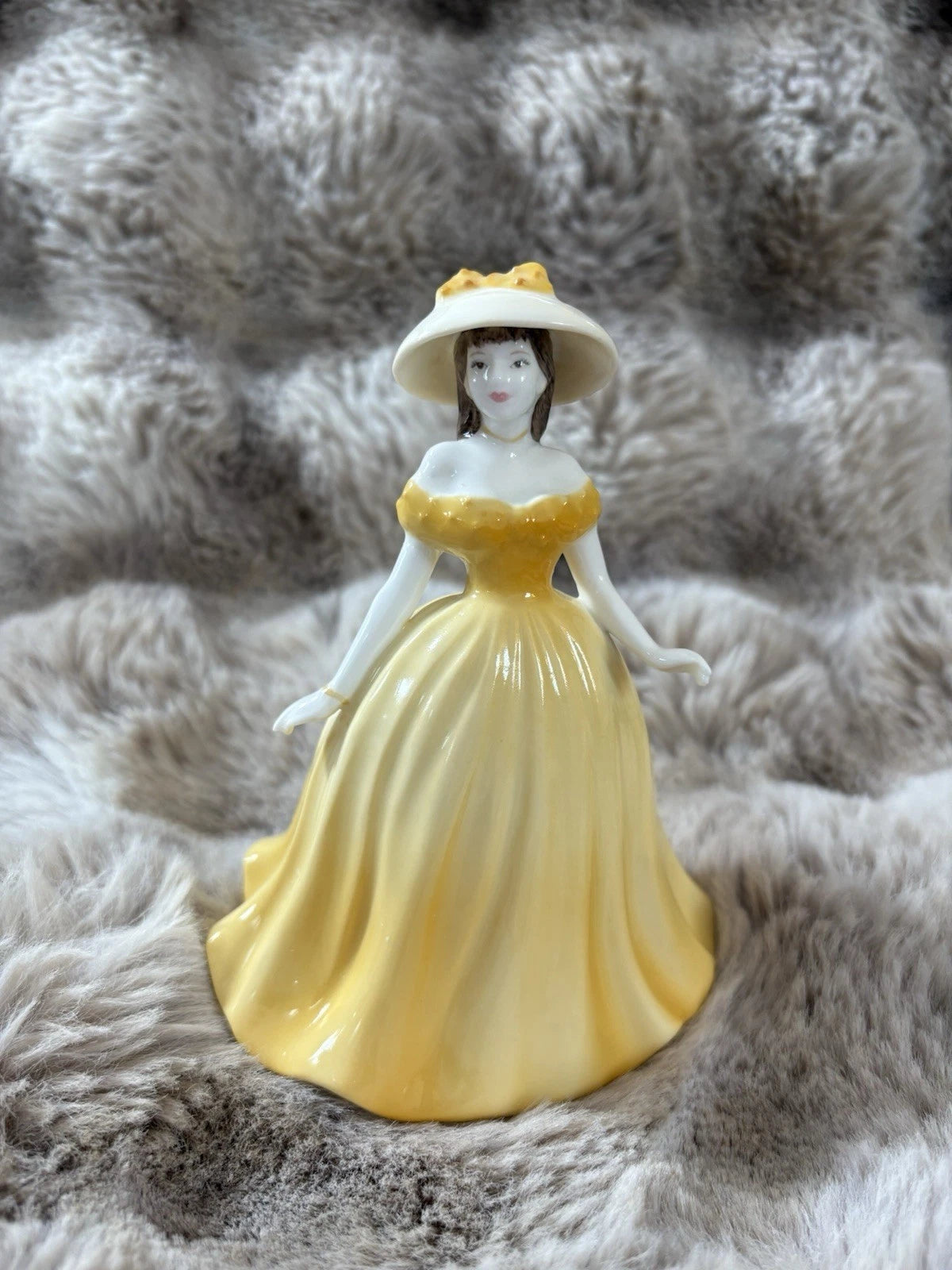 Coalport Debutante Figurine – Abbie – Fine Bone China