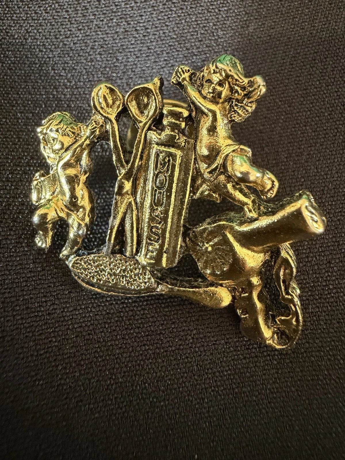 Vintage CAMCO Cherub Brooch Gold Tone Angels Vanity Grooming Perfume