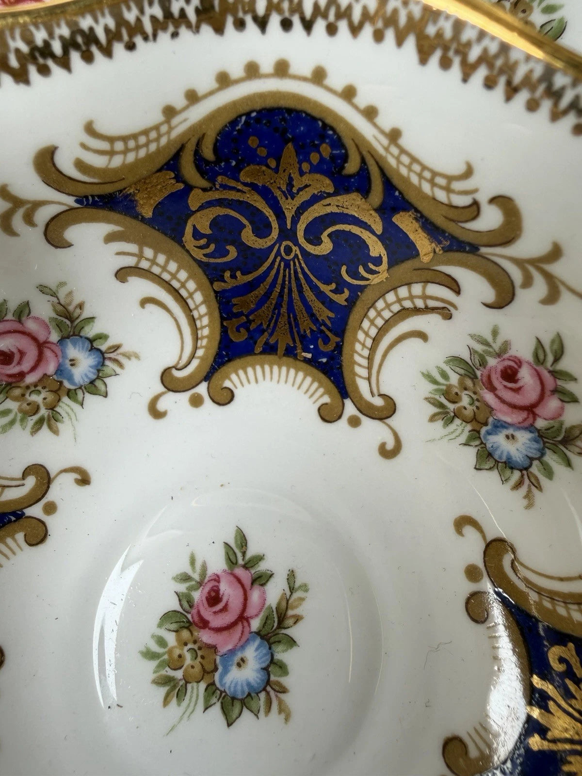Paragon Tea Cup And Saucer - by appointment to her majesty the queen - Pings 🛎️